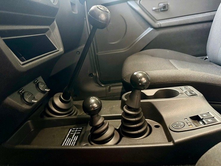 Ảnh thực tế Lada Niva Legend tại Việt Nam, xe "cổ điển" chuẩn Euro 5 - 11