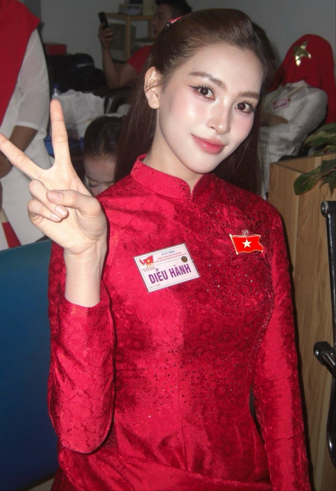 Hà Trúc Linh, Tiểu Vy chia sẻ hậu trường cùng 200 nghệ sĩ đi diễu hành - 14