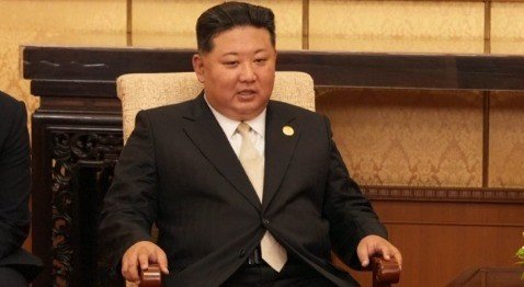 Lãnh đạo Nga và Triều Tiên tại cuộc gặp ngày 3/9. (Ảnh: RT, Sky News)