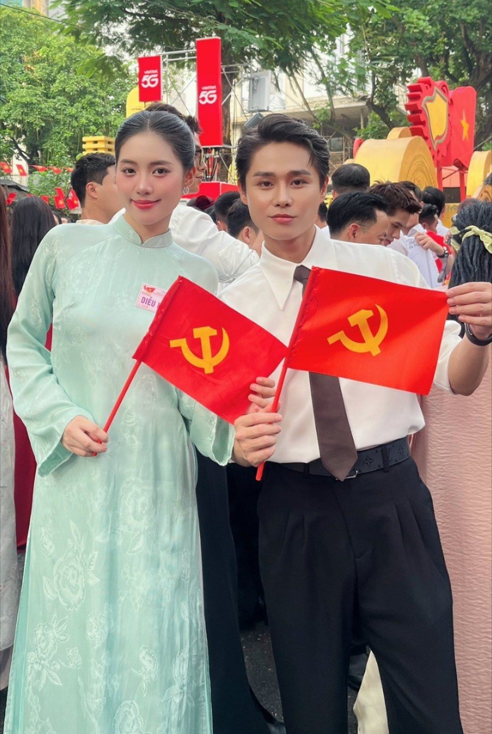Hà Trúc Linh, Tiểu Vy chia sẻ hậu trường cùng 200 nghệ sĩ đi diễu hành - 22