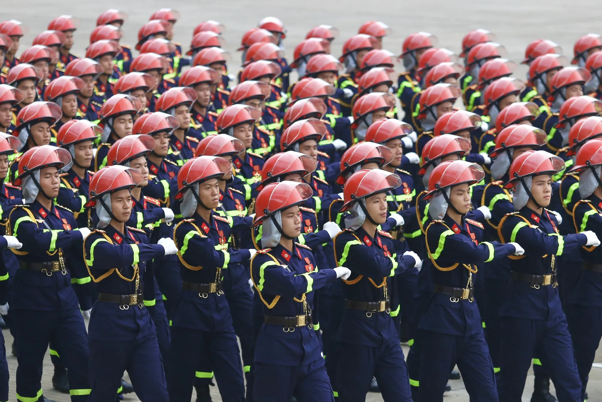 Những bước chân mạnh mẽ trong triệu triệu vòng tay Nhân dân ở ngày hội non sông A80 - 34