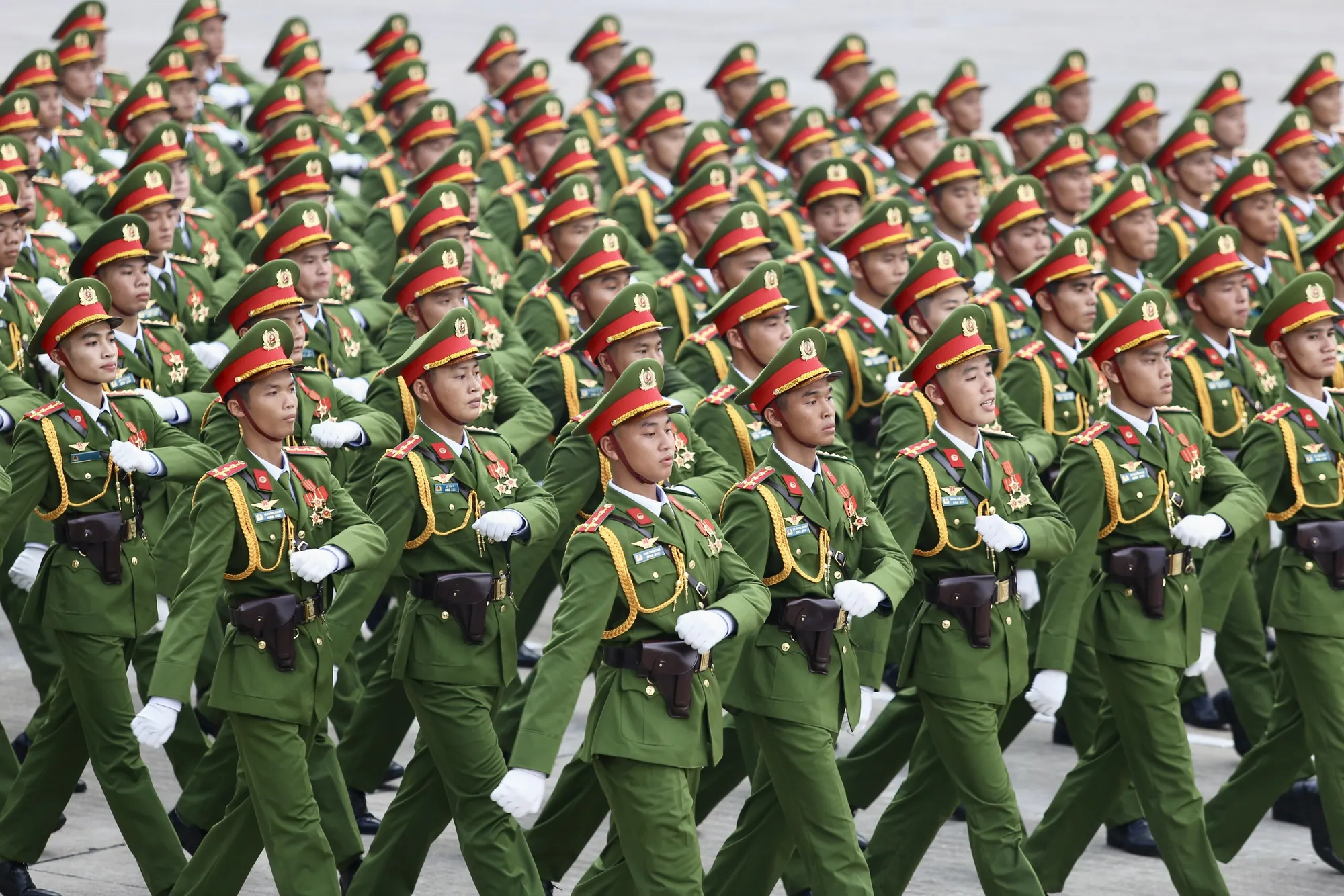 Những bước chân mạnh mẽ trong triệu triệu vòng tay Nhân dân ở ngày hội non sông A80 - 35