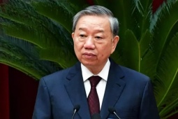 Bộ Chính trị: Cơ cấu lại ngành điện để người dân được lựa chọn đơn vị cung cấp