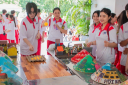 Loay hoay giữa phí câu lạc bộ và bài to…
