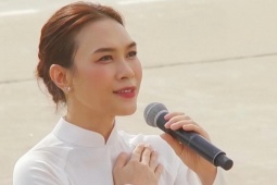 Mỹ Tâm được khen 'sáng bừng' khi diện áo dài tối giản