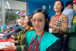 VTV tung video hậu trường của MC Hoài Anh và tổ thuyết minh 13 người sáng 2/9