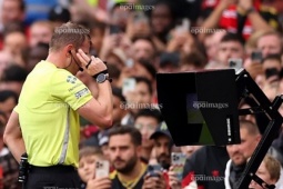 Bóng đá - PGMOL thừa nhận trọng tài mắc lỗi khi Chelsea và MU hưởng lợi từ VAR