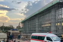 Sập cần cẩu tại công trường Vành đai 3 TPHCM, hai người thương vong