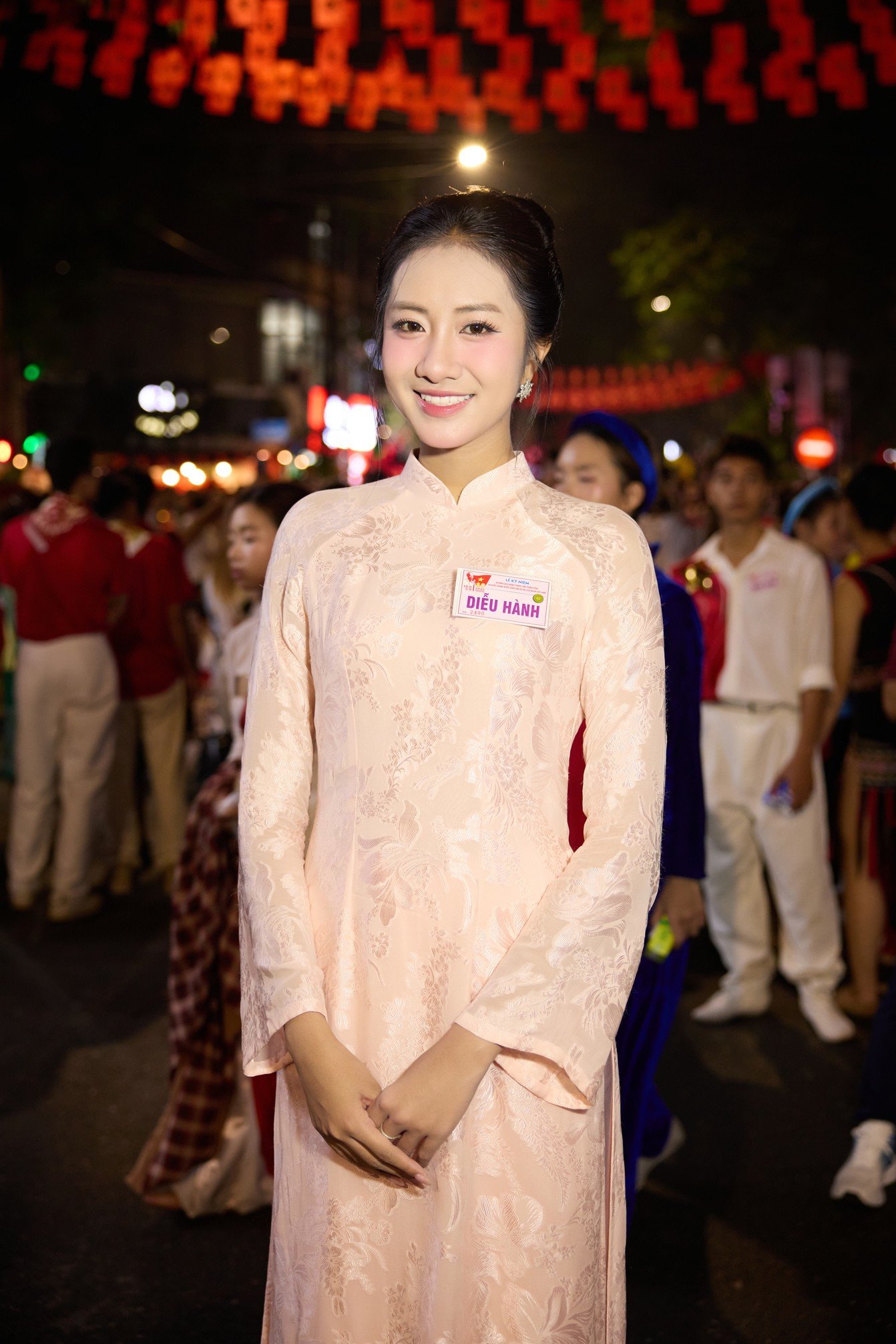 Hà Trúc Linh, Tiểu Vy chia sẻ hậu trường cùng 200 nghệ sĩ đi diễu hành - 3