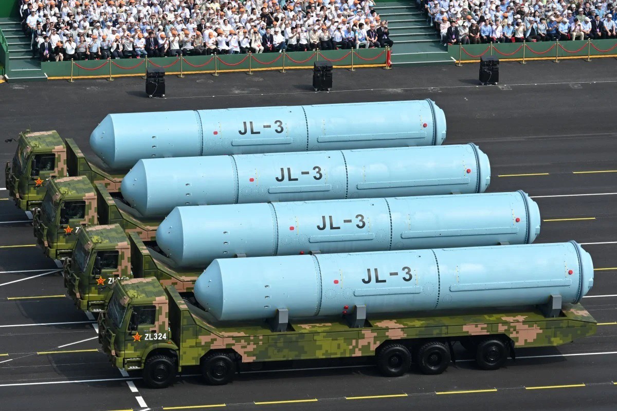 JL-3, tên lửa đạn đạo phóng từ tàu ngầm, với tầm bắn 10.000 –12.000 km (ảnh: Xinhua)
