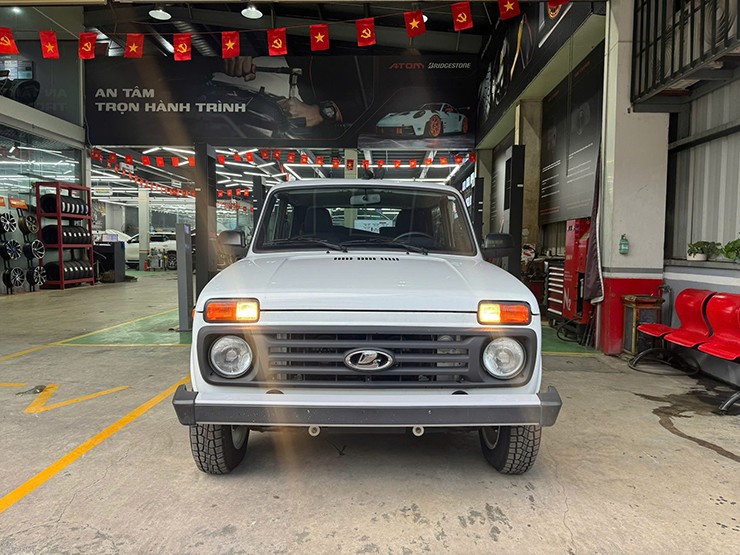 Ảnh thực tế Lada Niva Legend tại Việt Nam, xe "cổ điển" chuẩn Euro 5 - 2