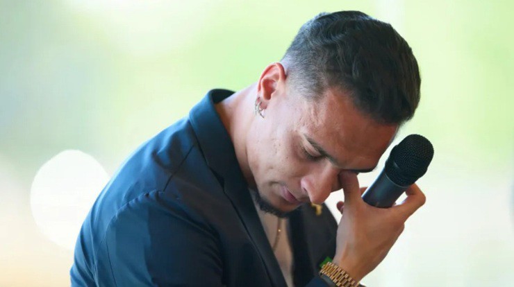 Antony xúc động trong buổi ra mắt Real Betis