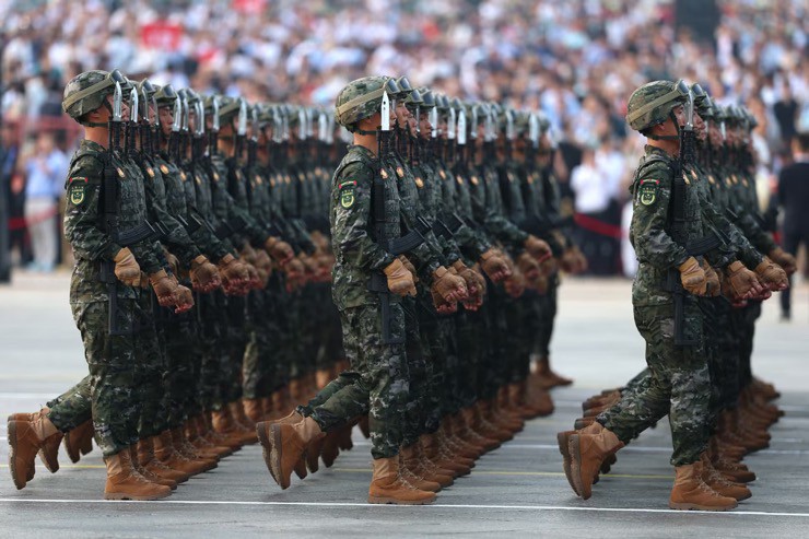 Binh sĩ Trung Quốc tập luyện chuẩn bị cho lễ duyệt binh. Ảnh: Getty Images.