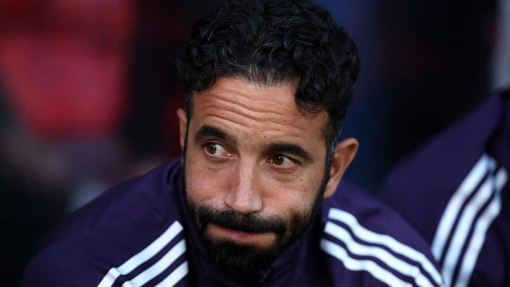 Man United phải tin Amorim.