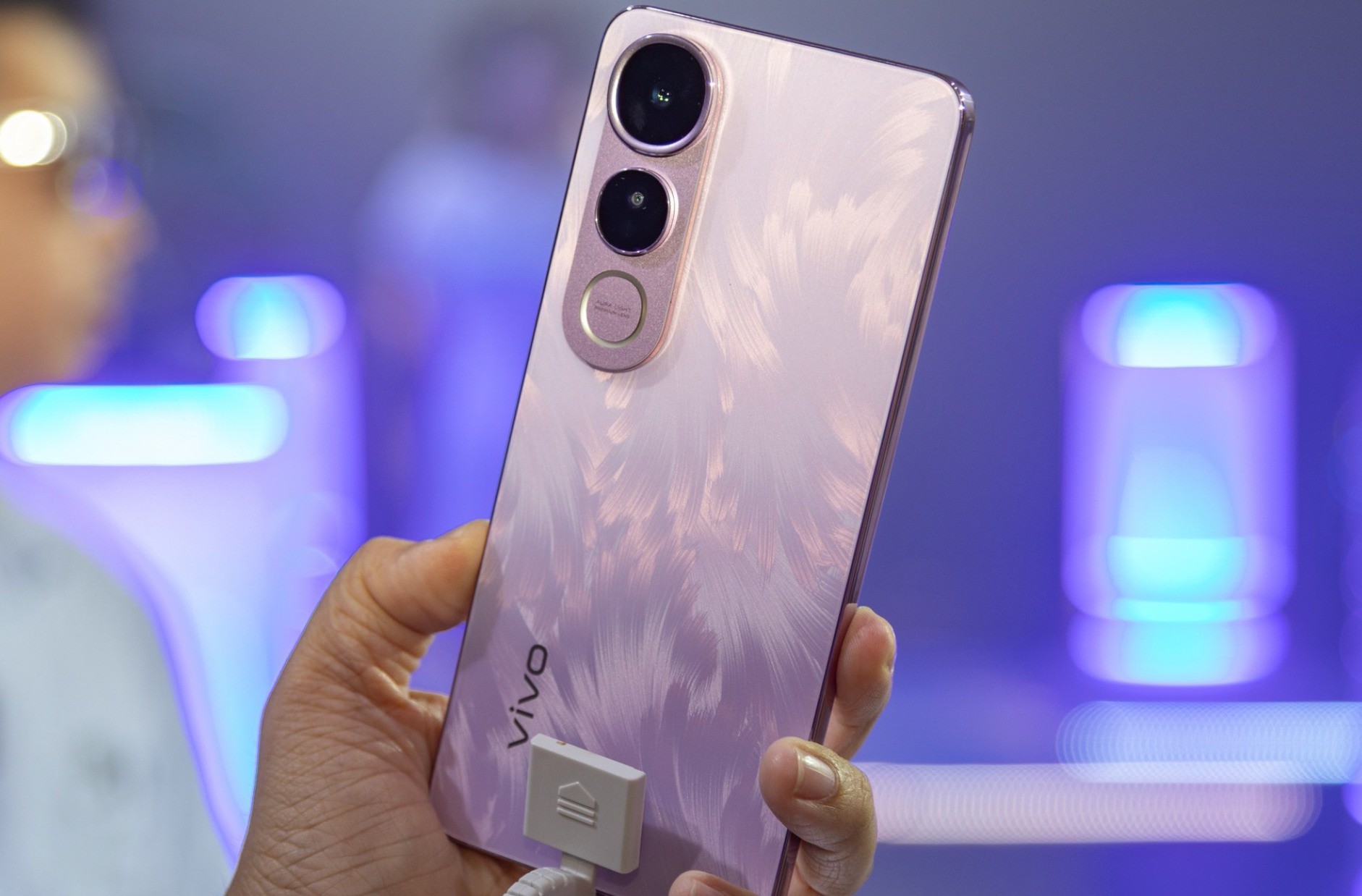 Vivo V50