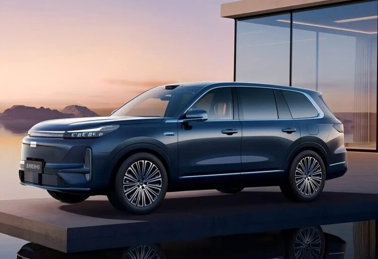 Xe động cơ lai Geely Galaxy M9 có được 40.000 đơn đặt sau 1 ngày mở bán - 1