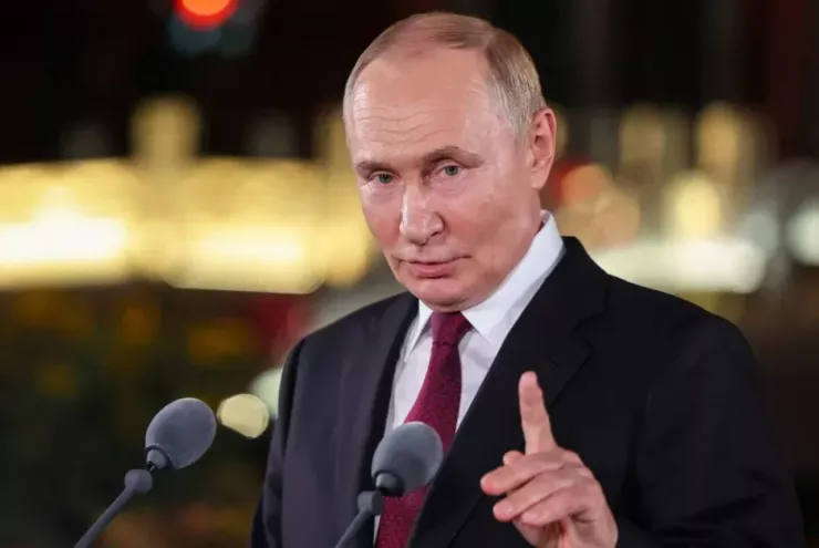 Tổng thống Nga Vladimir Putin trả lời họp báo ngày 3-9. Ảnh: AFP