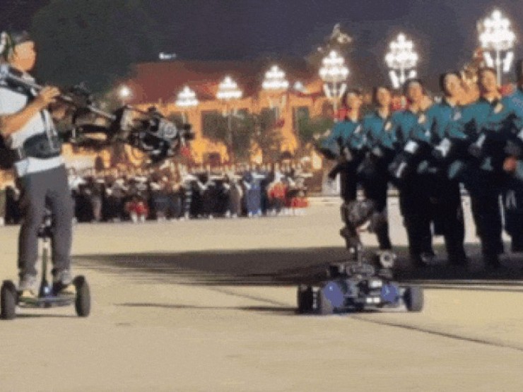 Hồ sơ ê-kíp đứng sau thước phim mãn nhãn ở Lễ diễu binh, diễu hành 2/9