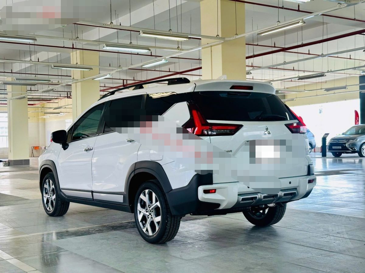 Ảnh thực tế một chiếc xe cũ được rao bán.