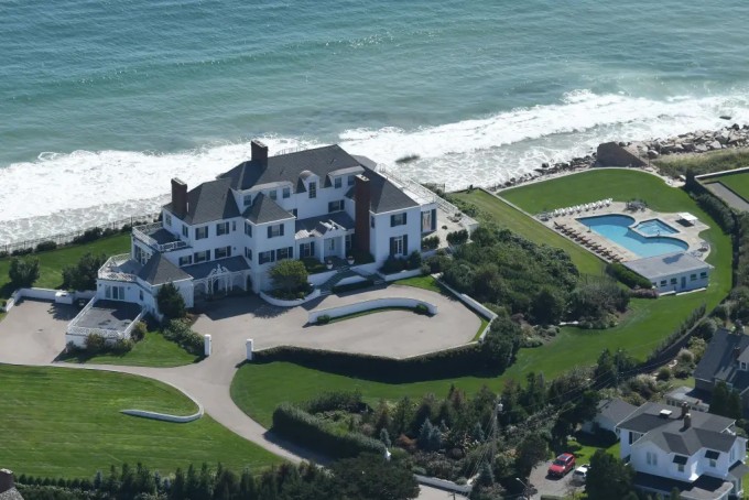 Biệt thự của Taylor Swift tại Rhode Island.