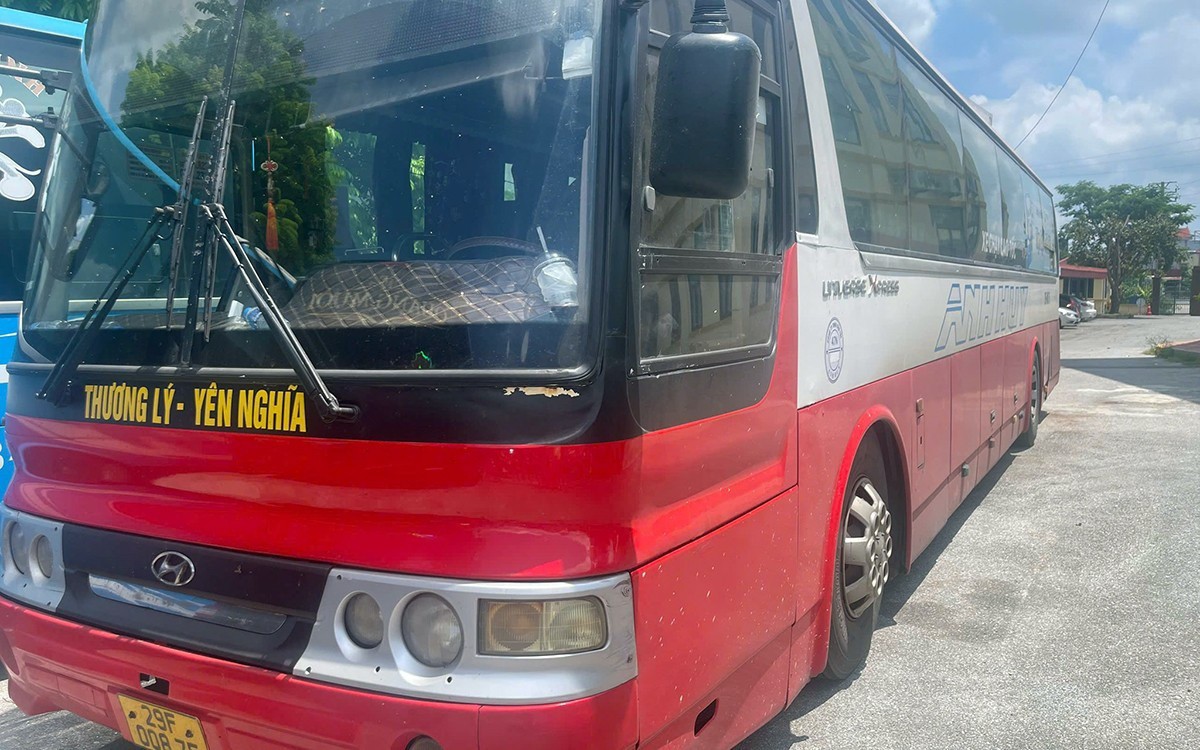 Phạt tài xế và chủ xe hơn 171 triệu đồng vì &#39;nhồi nhét&#39; khách - 1