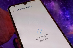 Lý do người dùng điện thoại Galaxy cần cập nhật thiết bị sớm
