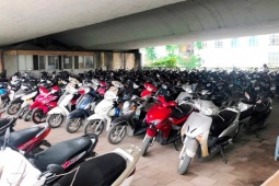 Gầm cầu Vĩnh Tuy 'sạch bóng' ô tô, xe m…