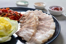 Cách làm thịt heo luộc cuốn kiểu Hàn Quốc ngon khó cưỡng