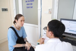 Bác sĩ BV K: Phụ nữ dễ mắc sai lầm chết người khi bỏ qua những dấu hiệu mơ hồ này