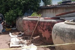 Chồng mất tích bí ẩn, 3 năm sau vợ sốc nặng khi mở nắp bể phốt