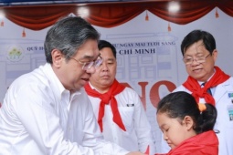 Lễ khai giảng đặc biệt của những bệnh nhi ung thư