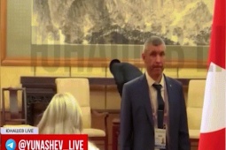 Thế giới - Hành động gây chú ý của phái đoàn Triều Tiên ngay khi ông Kim Jong Un rời cuộc gặp với ông Putin