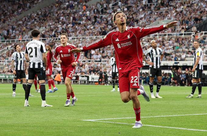 Ekitike đang khiến cả Premier League e ngại.
