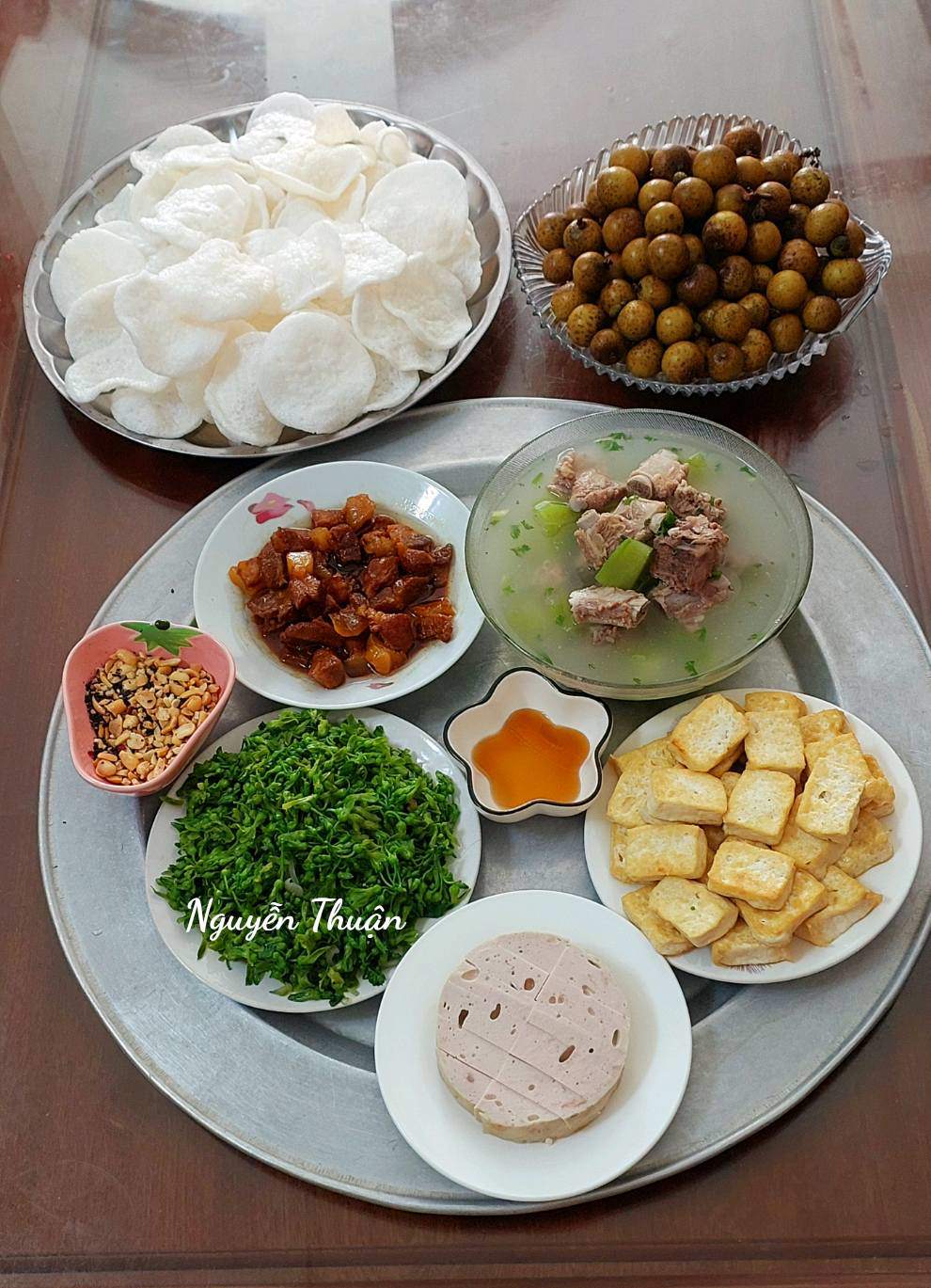 Thịt kho - Giò lụa - Đậu rán - Hoa thiên lý xào - Canh bí xanh nấu sườn