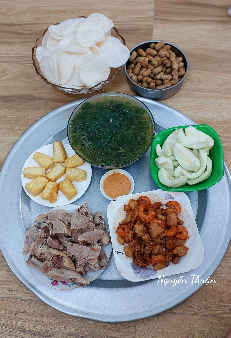 Thịt ngan luộc - Thịt lợn rim tôm - Đậu rán - Canh rau ngót