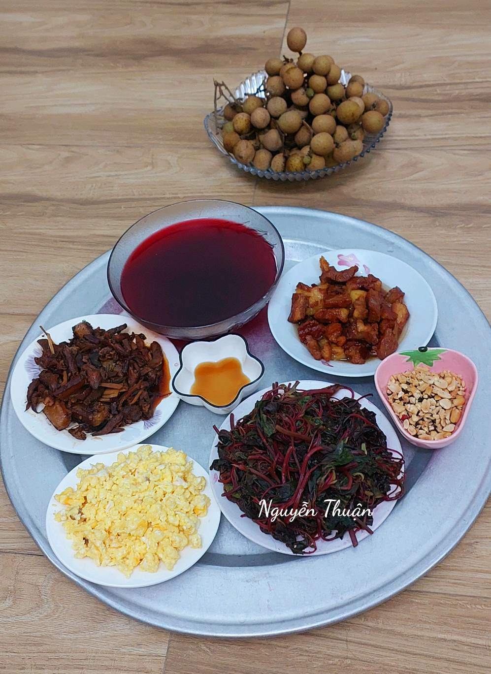 Thịt kho tàu - Cá bống kho - Trứng bác - Rau dền luộc