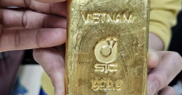 Tối 4-9, giá vàng nhảy vọt lên 139 triệu đồng, ...