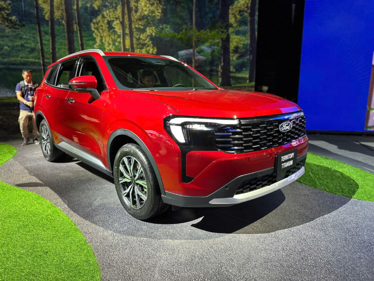Ford Territory: SUV Mỹ biến hoá thành tác phẩm nghệ thuật đường phố Việt - 3