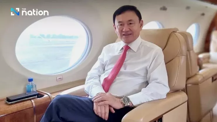 Cựu Thủ tướng Thái Lan Thaksin Shinawatra trên một chiếc chuyên cơ riêng. Ảnh: THE NATION