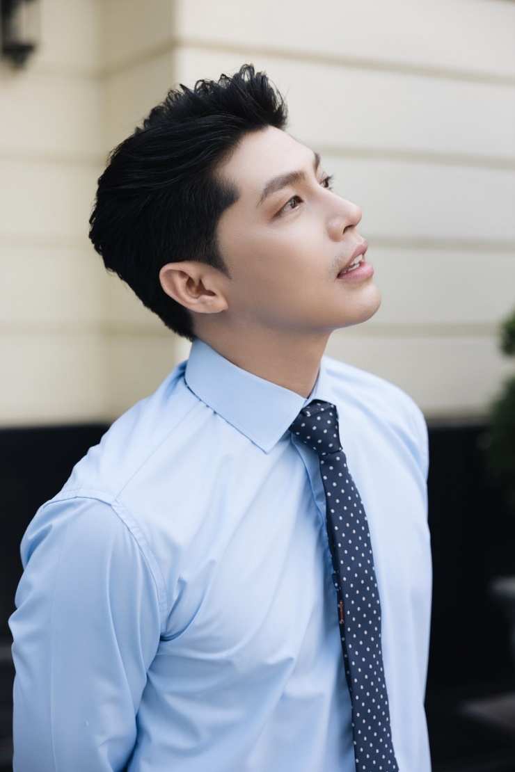 Từng trải qua cuộc tình độc hại, Noo Phước Thịnh vẫn muốn yêu lần nữa. Ảnh: FBNV