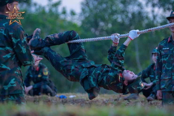 Trang Pháp ngất xỉu ở Sao nhập ngũ - 1