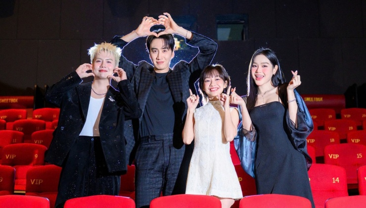 Trong phim điện ảnh Tay anh giữ một vì sao, Lee Kwang Soo vào vai Kang Jun Woo - ngôi sao hàng đầu Hàn Quốc bất ngờ “mắc kẹt” tại Việt Nam trong chuyến lưu diễn, sau đó trúng tiếng sét ái tình với Thảo (Hoàng Hà thủ vai) - nữ nhân viên pha chế. Sự chênh lệch chiều cao, tính cách và câu chuyện tình trai Hàn, gái Việt là điểm nhấn của dự án.