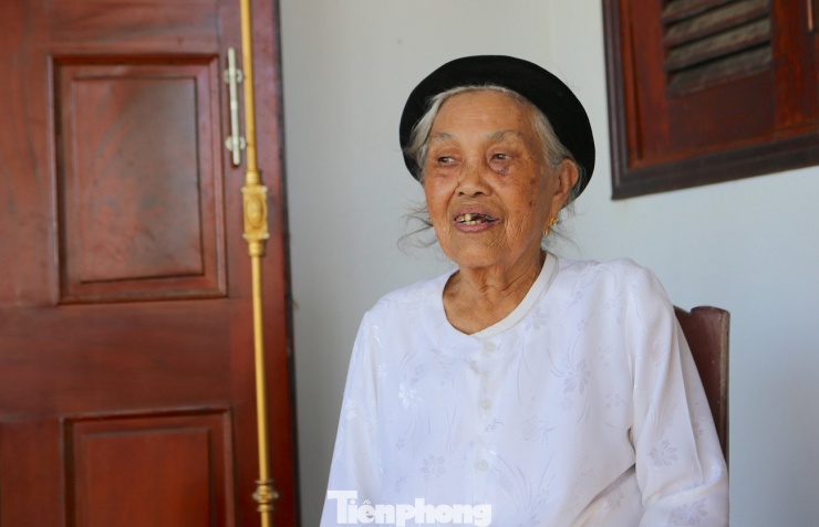 Mẹ Việt Nam Anh hùng Trần Thị Huyến.
