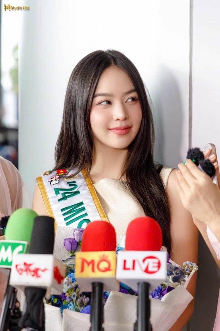 Trong chuyến công tác lần này, Thanh Thủy có nhiệm vụ trao vương miện cho đại diện Myanmar tại Hoa hậu Quốc tế 2025. Cô cũng tham gia một số hoạt động giao lưu, từ thiện tại đây. Đây cũng là một trong những chuyến công tác cuối cùng của Thanh Thủy trước khi kết thúc nhiệm kỳ vào tháng 11. Hồi đầu tháng 8, Thanh Thủy có chuyến đi lịch sử tới Angola.