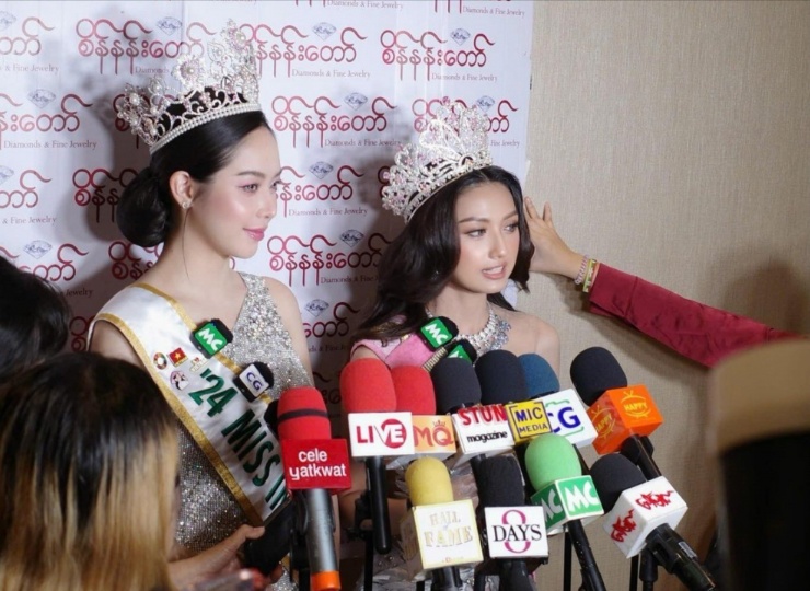 Hoa hậu Thanh Thủy và Nana Lee trả lời truyền thông Myanmar sau buổi họp báo. Năm ngoái, đại diện Myanmar tại Hoa hậu Quốc tế là người đẹp Khaing Zar Thant nhưng không giành thành tích. Myanmar cũng chưa có nhiều thể hiện ấn tượng ở sân chơi Hoa hậu Quốc tế.