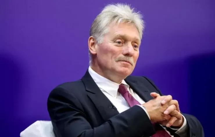 Người phát ngôn Điện Kremlin - ông Dmitry Peskov trả lời phỏng vấn hôm 5-9 bên lề Diễn đàn Kinh tế Phương Đông (EEF). Ảnh: TASS
