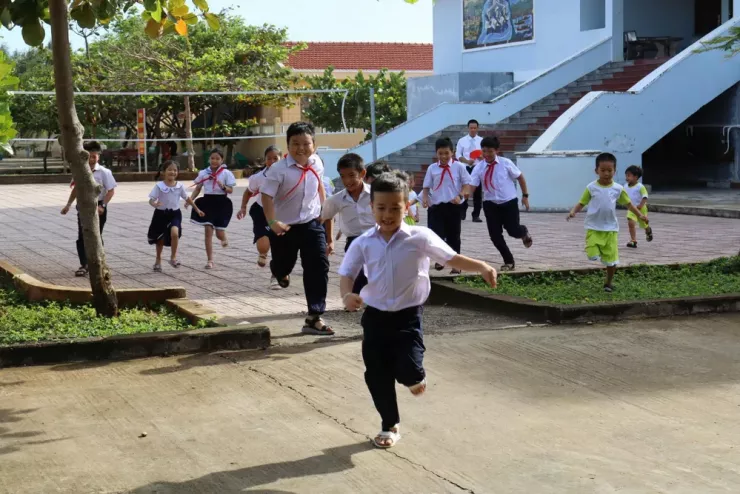 Niềm vui tới trường trên Đặc khu Trường Sa. Ảnh: NA
