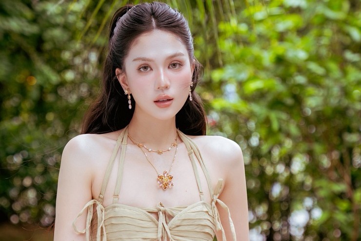 Hé lộ thu nhập hiện tại từ các nền tảng mạng xã hội của Ngọc Trinh sau biến cố