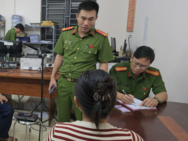 Công an xã Quảng Chính đã mời công dân C.T.H lên làm việc vì đăng tải sai sự thật trên Facebook về tiền điện. Ảnh: Fanpage EVNNPC