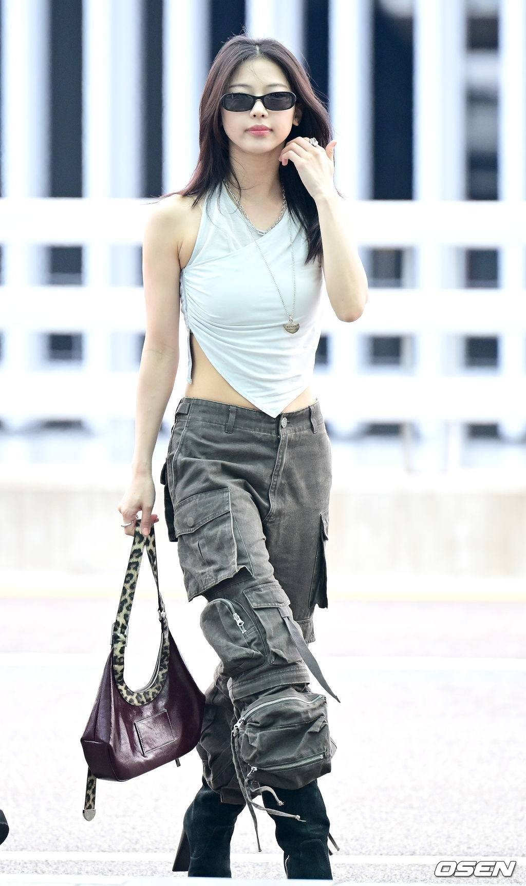 Nữ idol người Nhật gây xôn xao vì khoảnh khắc quá giống Jennie BLACKPINK - 2